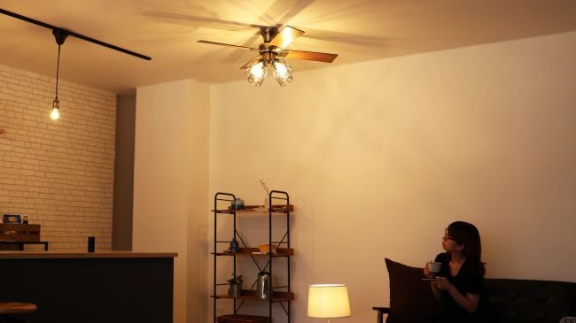 JE-CF001V-GD,JAVALO ELF VINTAGE（ヴィンテージ）Collection  電球色 4灯 軽量 Life on Products(ライフオンプロダクツ)製シーリングファンライト