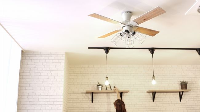 JE-CF001V-WH,JAVALO ELF VINTAGE（ヴィンテージ）Collection  電球色 4灯 軽量 Life on Products(ライフオンプロダクツ)製シーリングファンライト