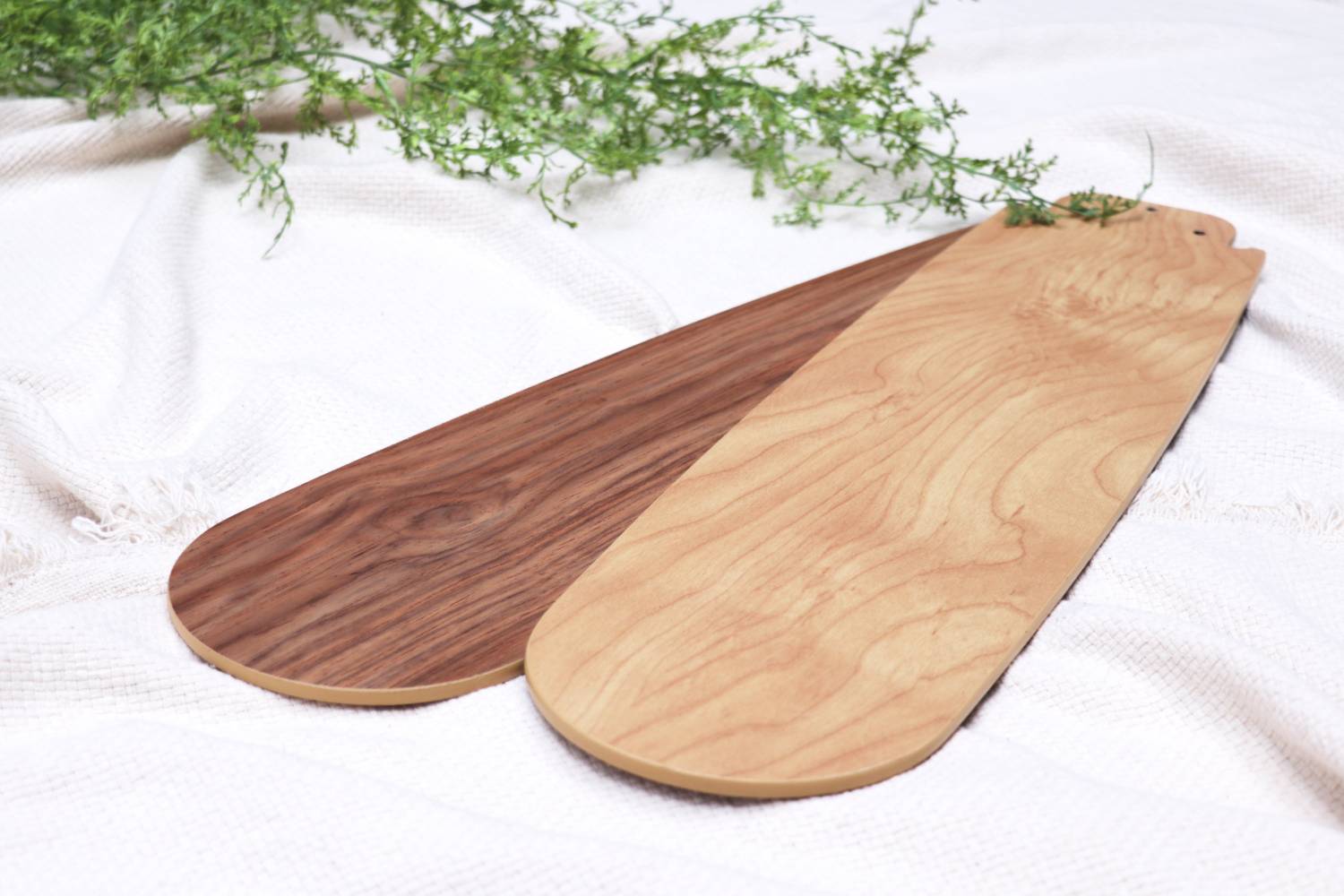 JE-CF016-BK + LED133WW / LED133CWF,JAVALO ELF Nordic（ノルディック）Collection  LED 電球色/昼白色 3灯 軽量 Life on Products(ライフオンプロダクツ)製シーリングファンライト