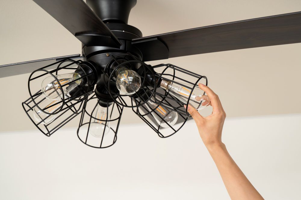 JE-CF048-BK,JAVALO ELF Modern Collection フィラメントLED  LED 電球色 6灯 軽量 Life on Products(ライフオンプロダクツ)製シーリングファンライト