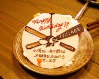4月誕生日の店長と取締役 サプライズケーキの巻き