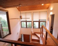 千葉県佐倉市 吹き抜け天井(玄関及び階段付近) シーリングファン 新規配線 取付工事