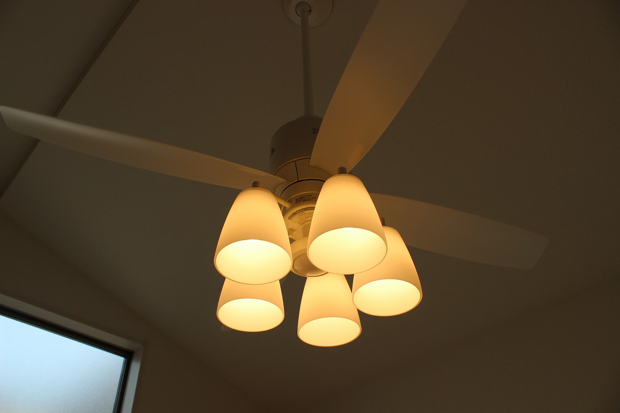 koizumi コイズミ AEE595029 AEE595031 Light シーリングファン ライト 専門店 設置工事 事例写真 03