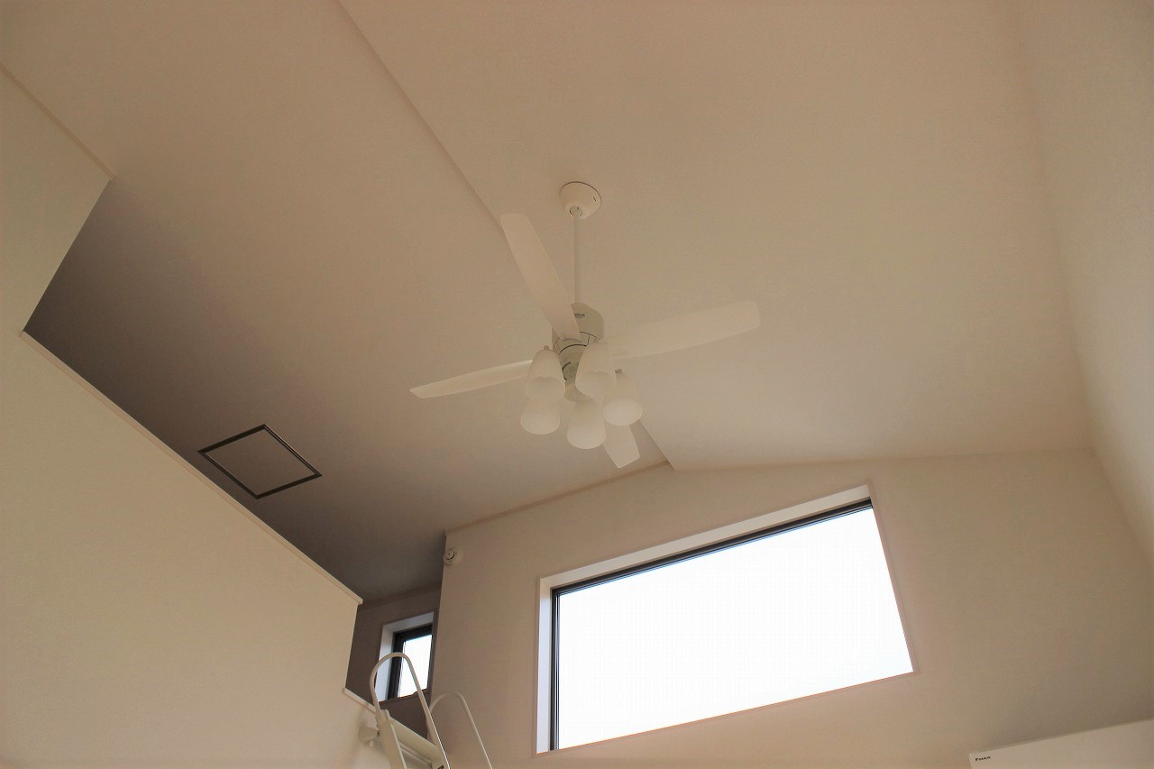 koizumi コイズミ AEE595029 AEE595031 Light シーリングファン ライト 専門店 設置工事 事例写真 04